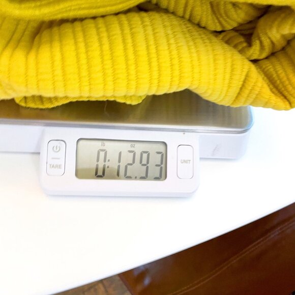 Aritizia Babaton Yellow Textured Blouse, Size Small - Picture 5 of 5